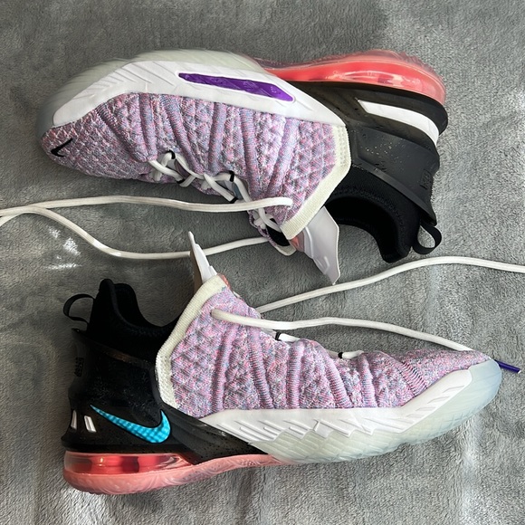 🎯NWOT Nike LeBron 18 'Graffiti' 4.5Y \ 23.5CM \ EU36.5 - Picture 5 of 13